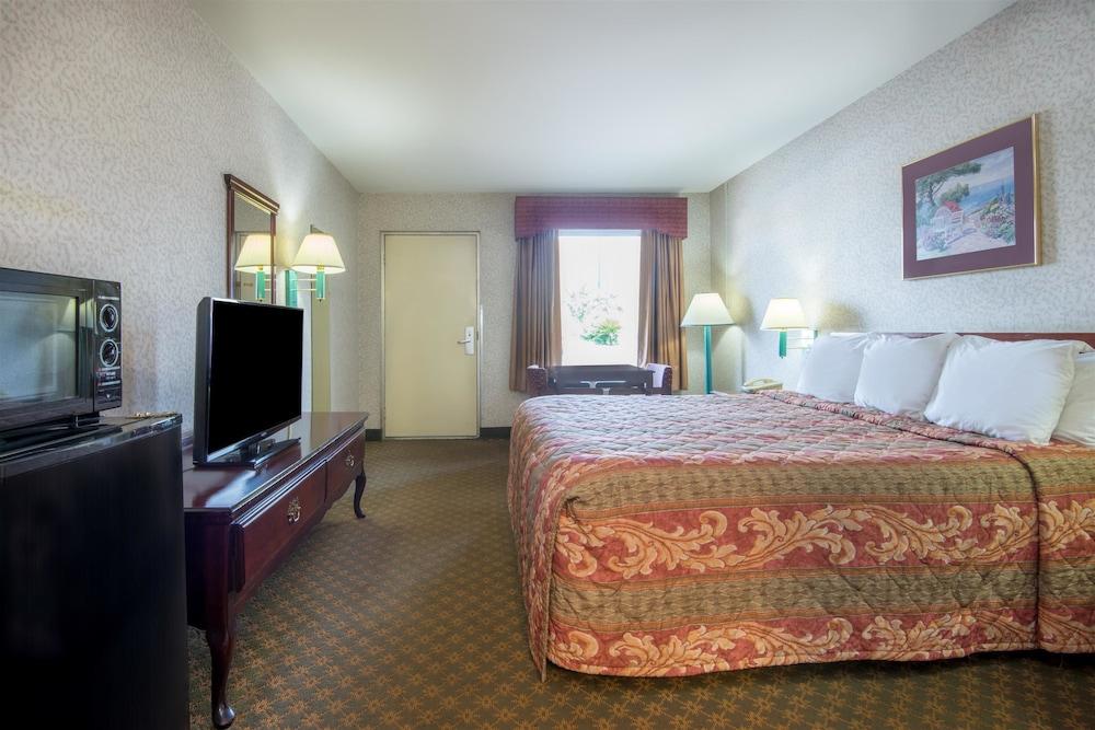 Days By Wyndham Greenville