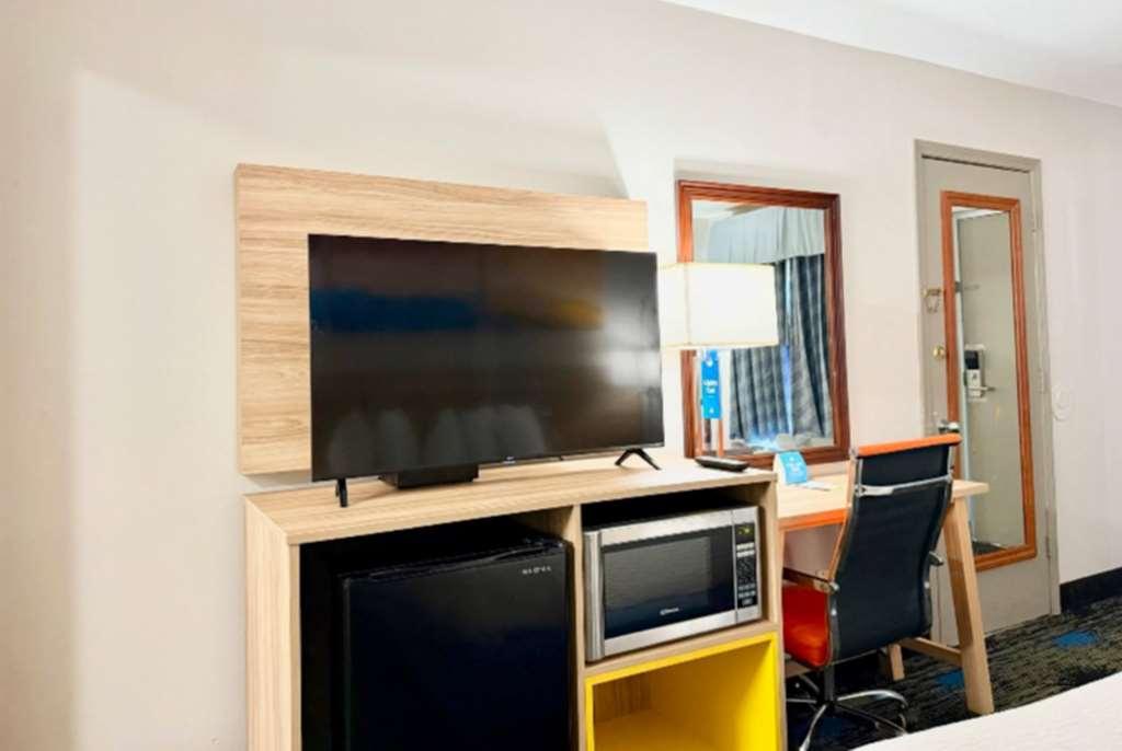 Days By Wyndham Greenville